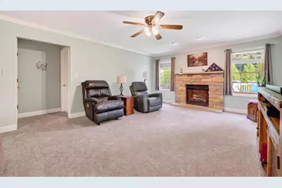 673 Bayfield Drive, Dekalb, IL 60115 - Photo 5