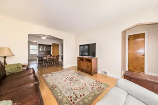 5950 W Foster Ave, Chicago, IL 60630 - Photo 3