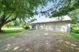344 Flagg St, Paw Paw, IL 61353 - Photo 49