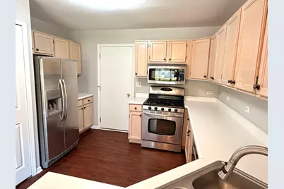 166 Avalon Court #166, Roselle, IL 60172 - Photo 9