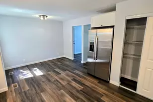 610 Dorset Cir, Saint John, IL 61873 - Photo 11