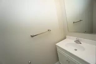 2017 Grayhawk Dr, Aurora, IL 60503 - Photo 9