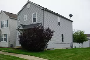 2017 Grayhawk Dr, Aurora, IL 60503 - Photo 3