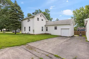 221 Castle St, Sandwich, IL 60548 - Photo 5