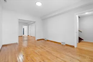 3504 S Maplewood Ave, Chicago, IL 60632 - Photo 5
