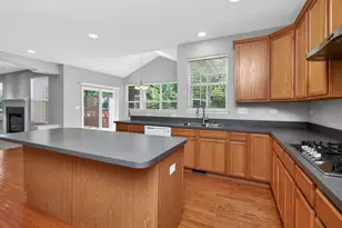 607 Mansfield Way, Oswego, IL 60543 - Photo 9