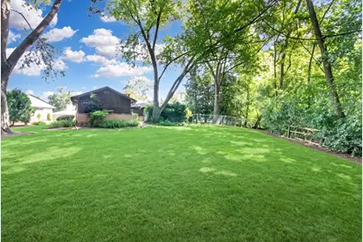 10 Hollycourt Terrace, Lake Zurich, IL 60047 - Photo 3