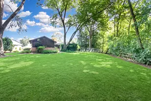 10 Hollycourt Terrace, Lake Zurich, IL 60047 - Photo 3