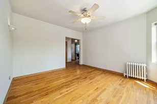 3548 W Belle Plaine Ave, Chicago, IL 60618 - Photo 3