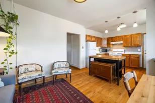 3548 W Belle Plaine Ave, Chicago, IL 60618 - Photo 9