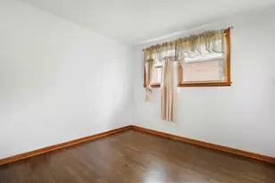 9530 S Union Ave, Chicago, IL 60628 - Photo 11