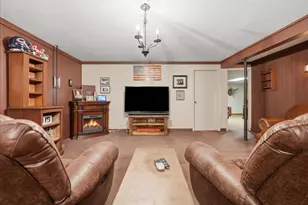 511 N Grove St, Colfax, IL 61728 - Photo 35