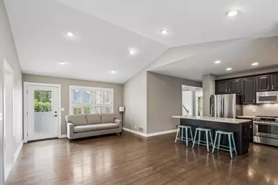 634 Indian Path Road, Grayslake, IL 60030 - Photo 9