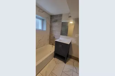 827 W 33rd Place #GRB, Chicago, IL 60608 - Photo 7