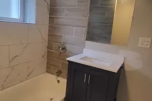 827 W 33rd Pl, Chicago, IL 60608 - Photo 7