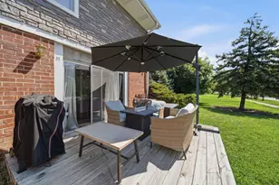27 Cour Deauville, Palos Hills, IL 60465 - Photo 3