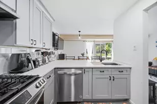 27 Cour Deauville, Palos Hills, IL 60465 - Photo 7