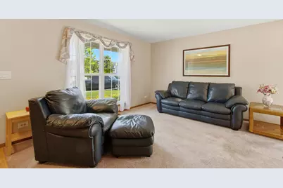 14 W Country Walk Drive, Round Lake Beach, IL 60073 - Photo 3