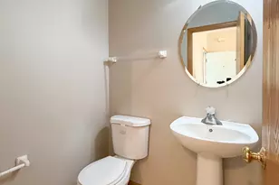 2239 Reflections Dr, Aurora, IL 60502 - Photo 7