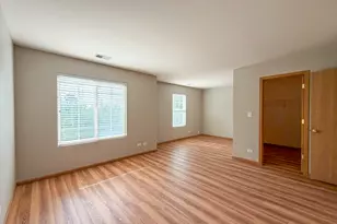 2239 Reflections Dr, Aurora, IL 60502 - Photo 9