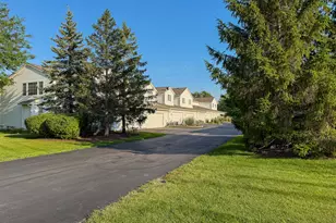 2239 Reflections Dr, Aurora, IL 60502 - Photo 19