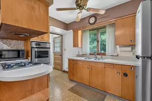 3300 Pinecrest Dr, Joliet, IL 60435 - Photo 7