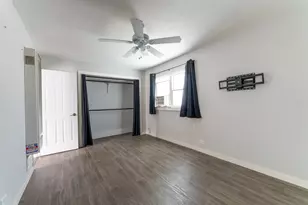 425 S Clarendon Ave, Addison, IL 60101 - Photo 27