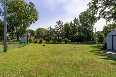 425 S Clarendon Avenue, Addison, IL 60101 - Photo 31