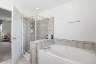 2361 Shiloh Dr, Aurora, IL 60503 - Photo 19
