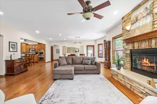 37 Park Dr, Yorkville, IL 60560 - Photo 7