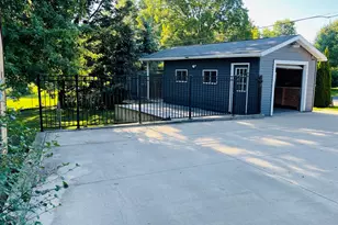 23663 Hazel Rd, Sterling, IL 61081 - Photo 3