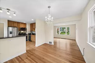 1307 Hull Ave, Westchester, IL 60154 - Photo 7
