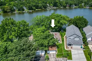 24060 N Lakeside Dr, Lake Zurich, IL 60047 - Photo 1