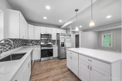 24060 N Lakeside Drive, Lake Zurich, IL 60047 - Photo 11