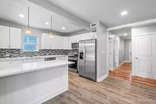 24060 N Lakeside Dr, Lake Zurich, IL 60047 - Photo 9