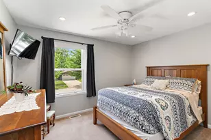 101 S Cedarcrest Dr, Schaumburg, IL 60193 - Photo 21