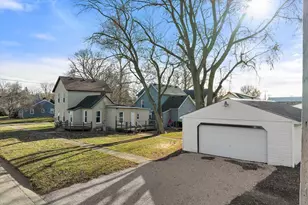 201 W Chestnut St, Fairbury, IL 61739 - Photo 5