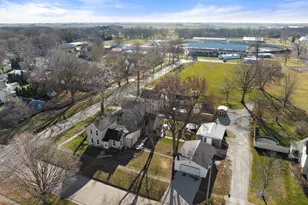201 W Chestnut St, Fairbury, IL 61739 - Photo 7
