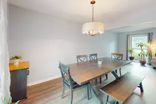 11S556 Book Rd, Naperville, IL 60564 - Photo 7