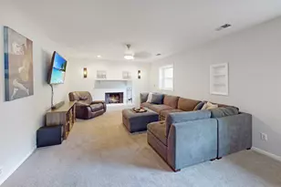 11S556 Book Rd, Naperville, IL 60564 - Photo 11