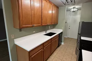 6000 Oakwood Dr, Lisle, IL 60532 - Photo 13