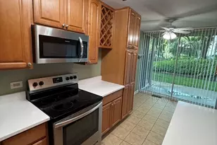 6000 Oakwood Dr, Lisle, IL 60532 - Photo 9