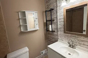 6000 Oakwood Dr, Lisle, IL 60532 - Photo 5