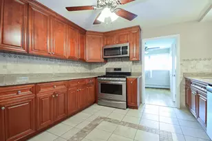 8999 Kennedy Dr, Des Plaines, IL 60016 - Photo 7