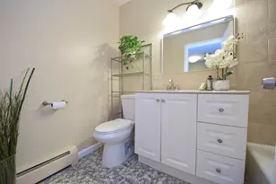 8999 Kennedy Dr, Des Plaines, IL 60016 - Photo 13