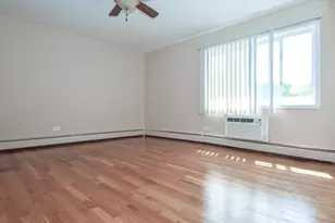8999 Kennedy Dr, Des Plaines, IL 60016 - Photo 9