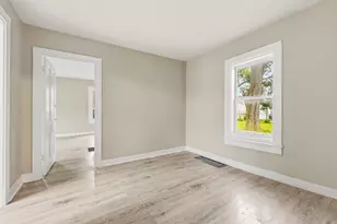 523 Batavia Ave, Aurora, IL 60506 - Photo 11