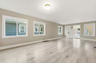 523 Batavia Ave, Aurora, IL 60506 - Photo 5