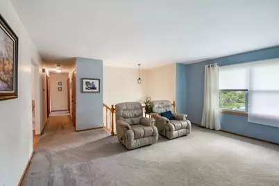 706 Greenbriar Lane, Lindenhurst, IL 60046 - Photo 3