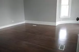 472 N Spring St, Elgin, IL 60120 - Photo 3